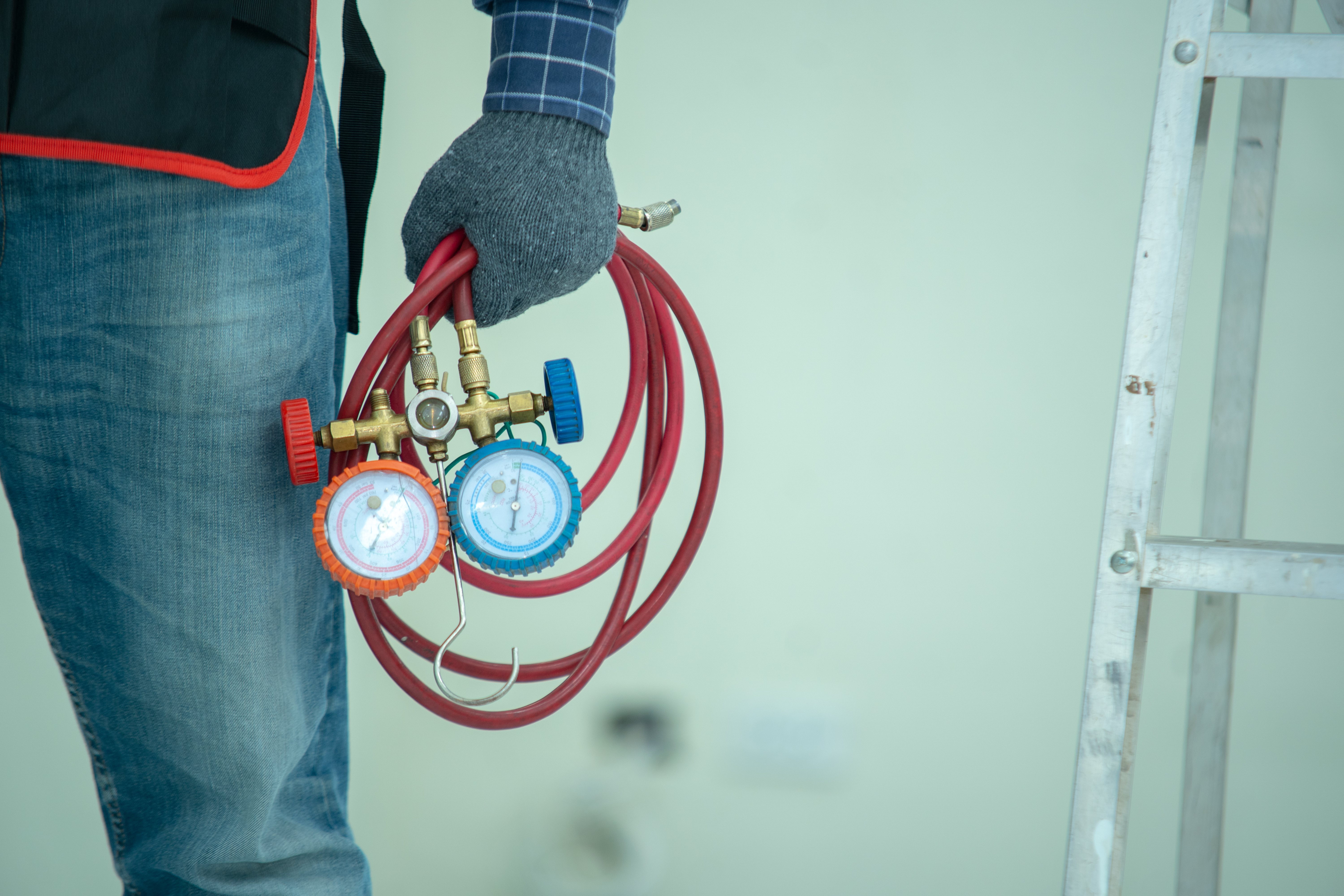 AC Gas Refilling